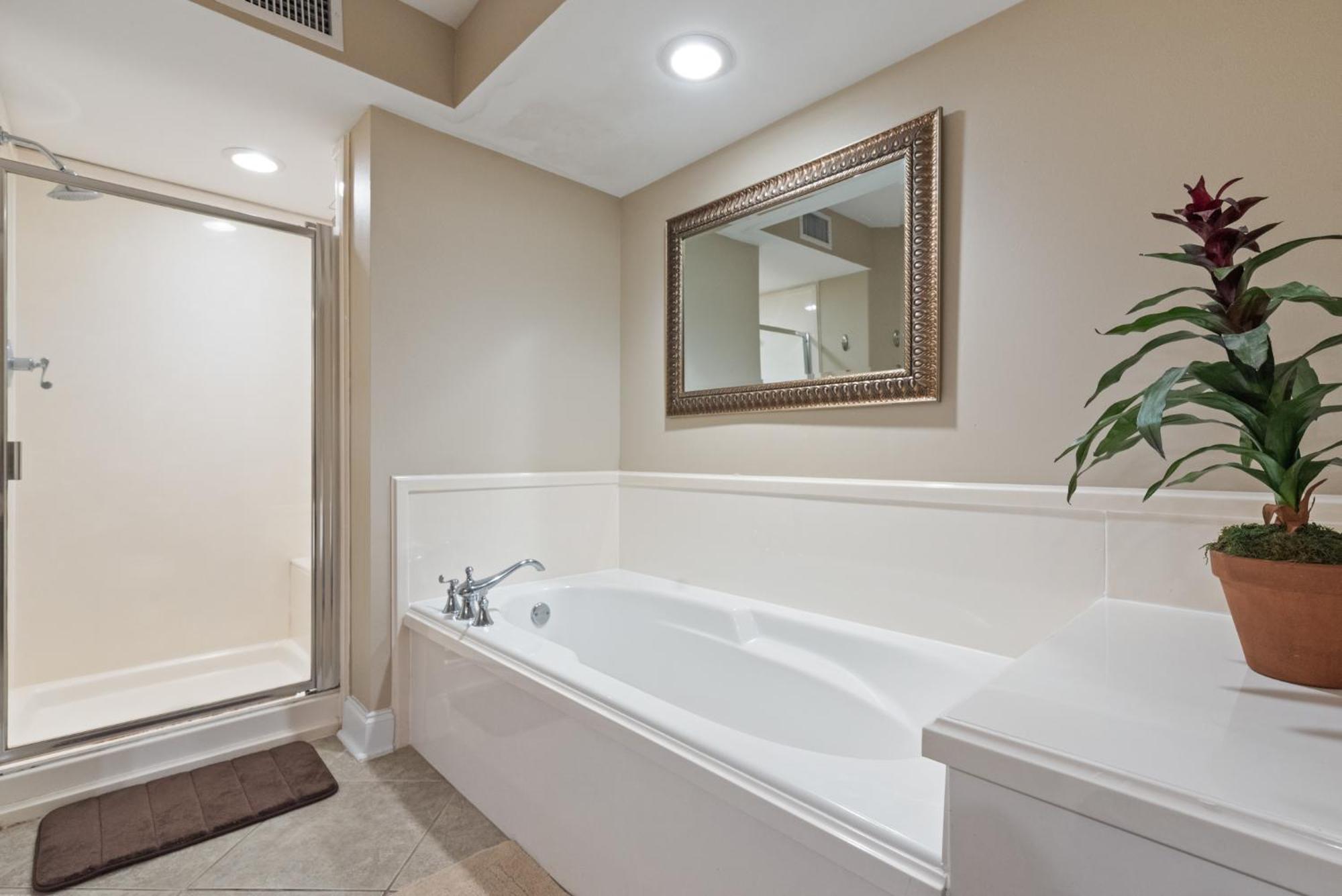 Fun 2 Bed/2 Bath Condo With Pool On Biloxi Beach Eksteriør billede